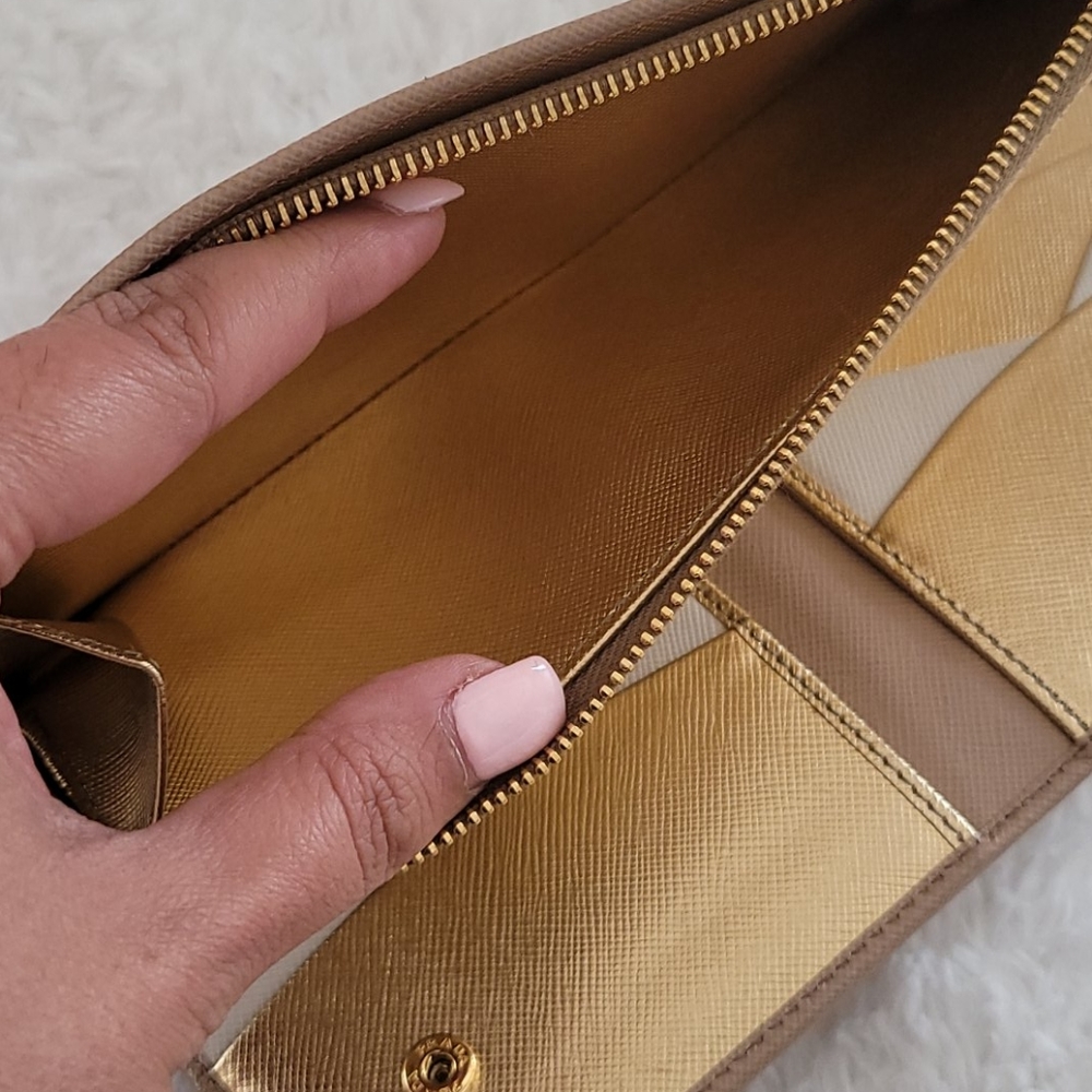 Prada Large Saffiano Wallet in Cammeo - Picture 4 of 8